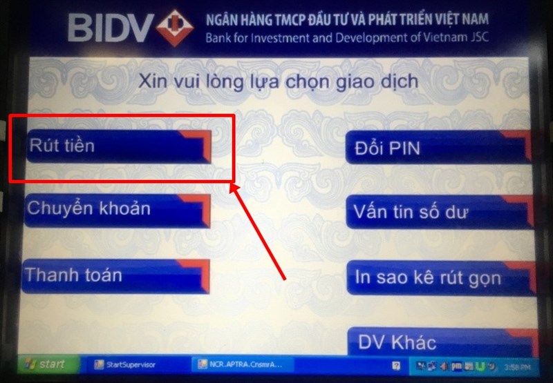 Cách rút tiền tại máy ATM bằng thẻ Visa