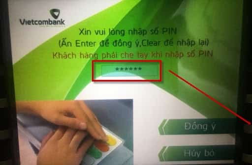 Cách rút tiền thẻ Visa Vietcombank ở cây ATM